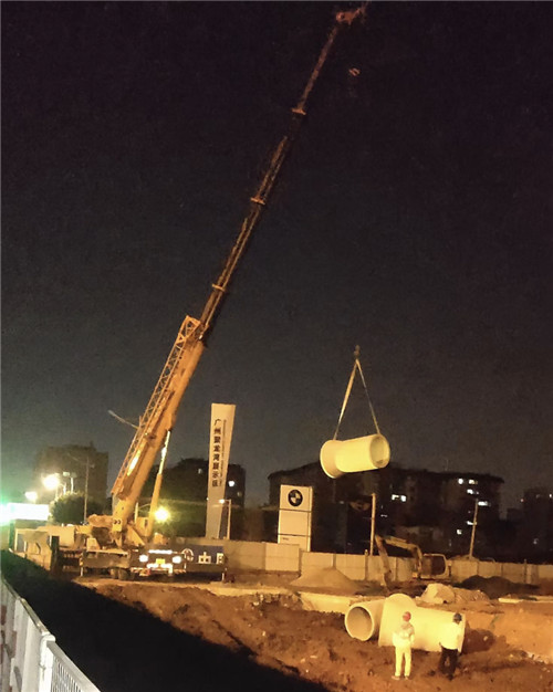 紫云“弯臂矫正”—— 吊车的 “形变补偿” 技术